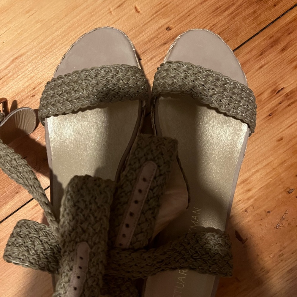 Brand new Stuart Weizman crochet Alexo sandals. Olive green color - Picture 7 of 12